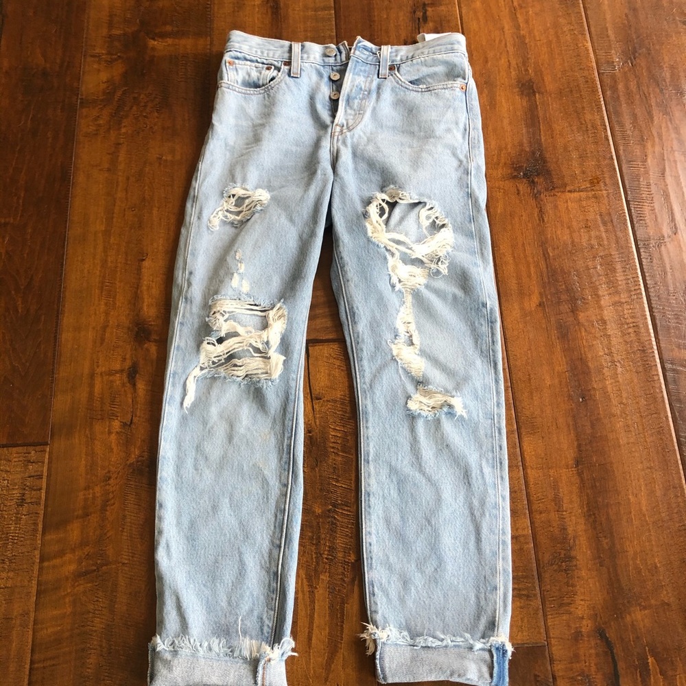 LEVI BOYFRIEND JEANS